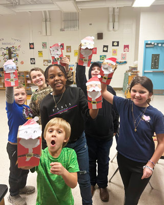 qz-122_santa-craft-web afterschool program at oakwood-windsor elementary